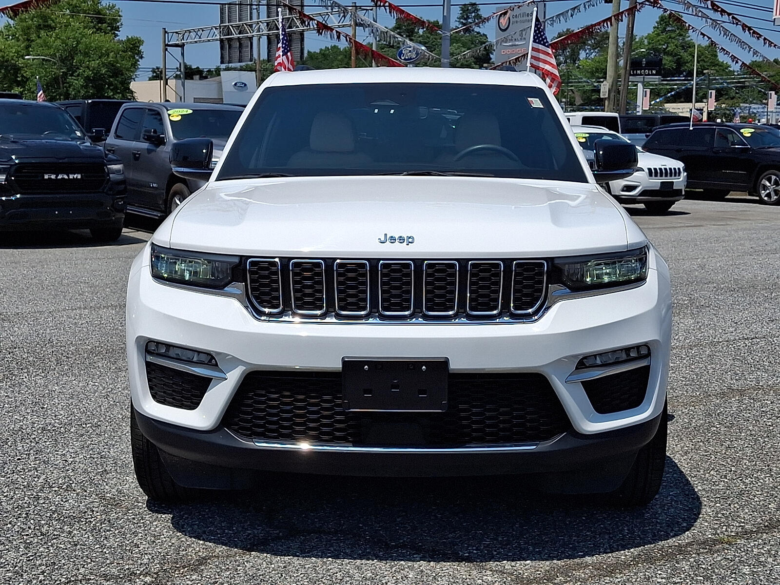 jeep grand cherokee 2023 1C4RJHBGXPC601518 image jeep grand cherokee 2023 1C4RJHBGXPC601518 image